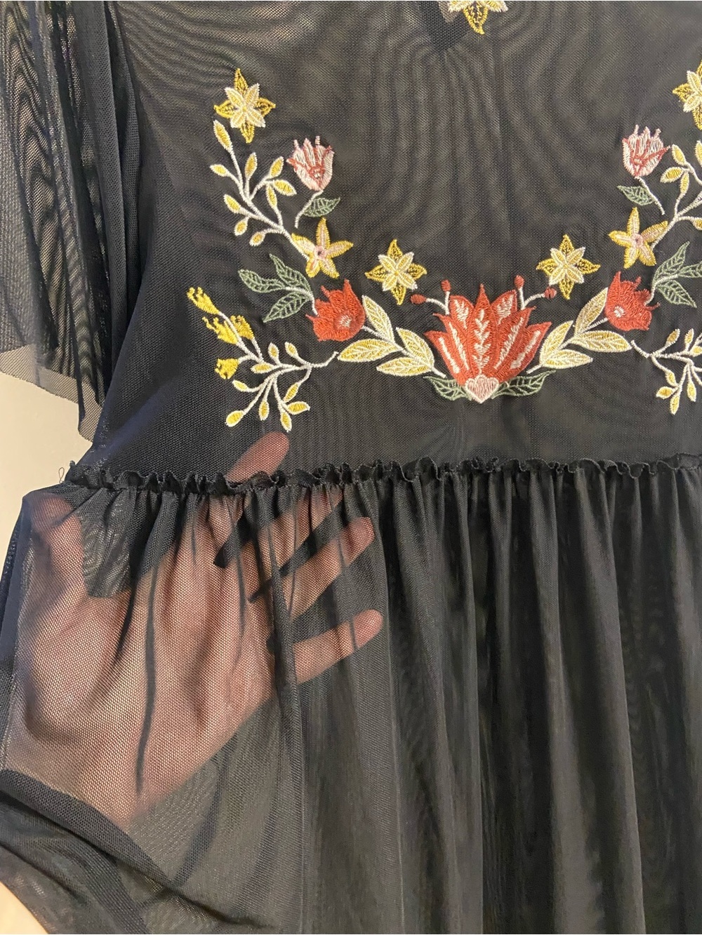 Coco+Jaimeson Black Embroidered Floral Midi Dress with Flutter Sleeves Small - Picture 7 of 8